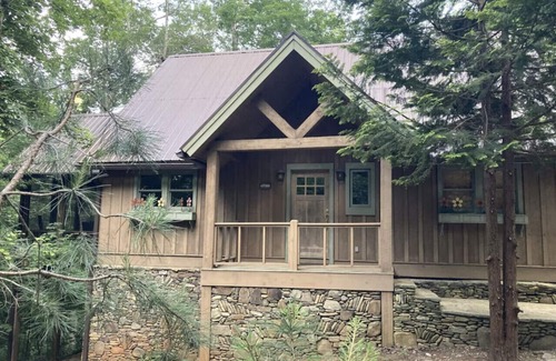 Wiley House | Splendor Mountain Sapphire Cabin