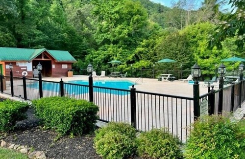 Gatlinburg - Pigeon Forge Cabin | Spool Time