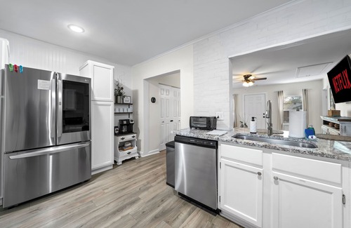 Foley House | Sportsplex.PetFriendly.OWA.GasGrill.Foosball.FullyFencedYard