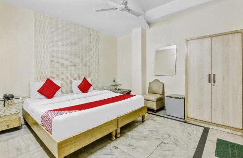 Karol Bagh Hotel | SPOT ON Hotel O Crown Continental