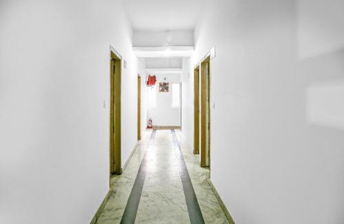 Karol Bagh Hotel | SPOT ON Hotel O Crown Continental