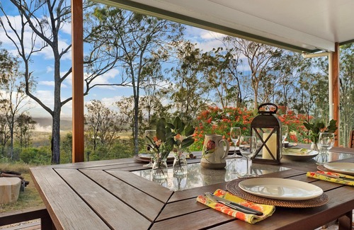 Laidley South House | Spotted Gum - A Tranquil Mountain Retreat Surrounded by Nature