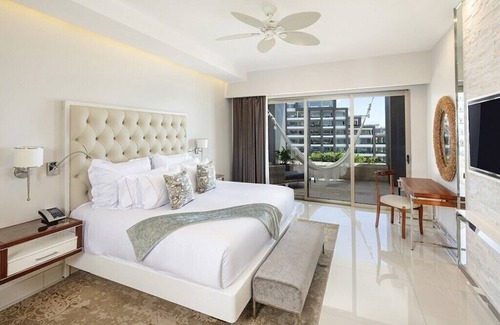 Zona Hotelera Resort | Spring Break Garza Blanca Cabo! 5Diamond Resort, 3 Bed and 3.5 Bath Oceanfront