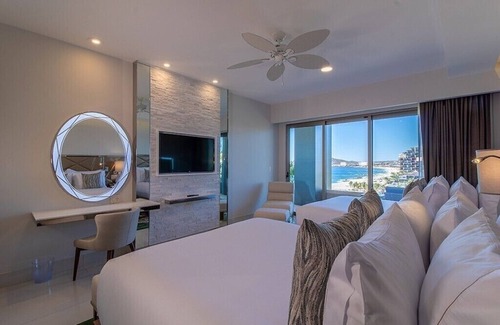 Zona Hotelera Resort | Spring Break Garza Blanca Cabo! 5Diamond Resort, 3 Bed and 3.5 Bath Oceanfront