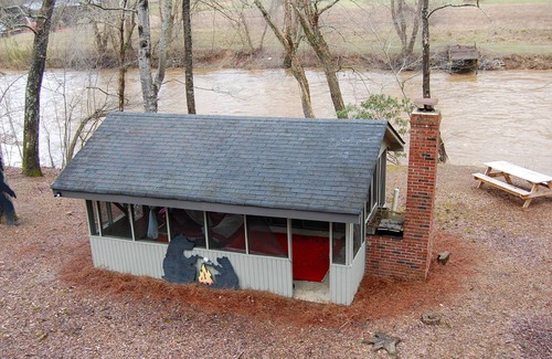 Ellijay Cabin | Spring is coming and so is the warmer temps.Spend it in nature and on the River!