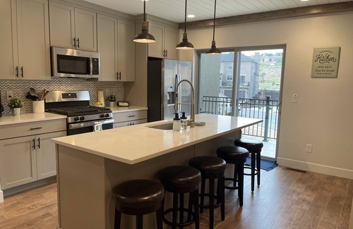 Park City House | Spring is here! New townhome just 10 minutes from Park City.