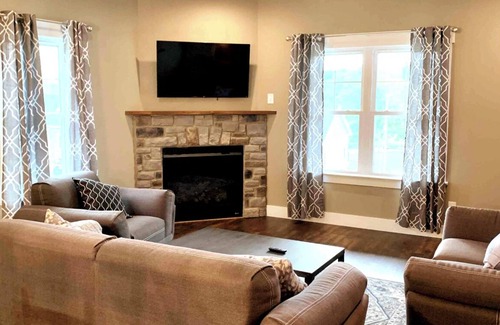Keezletown House | Spring Village Hilltop Retreat