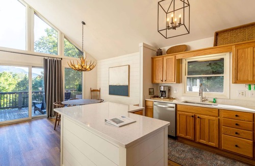 Seven Devils House | Spruce House - 3BR home atop Seven Devils with beautiful views of Grandfather Mountain!