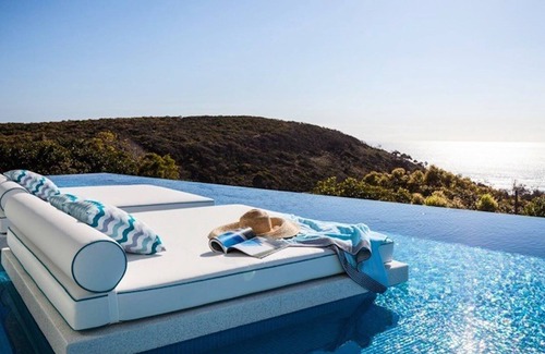 Sunshine Beach Villa | Spyglass (Ocean Views)