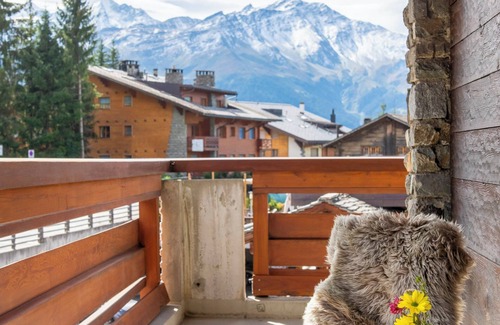 Verbier Apartment | Square Poste Apartment
