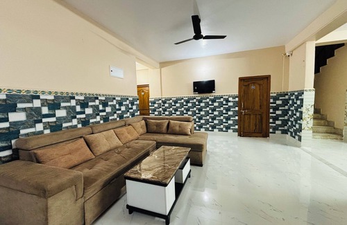 Krishnanagar House | Sri Mayapur Chandrodaya Guest House