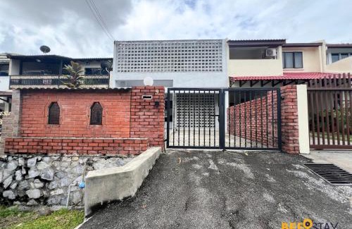 Gua Villa | SS2 Landed in Petaling Jaya for 8 Pax