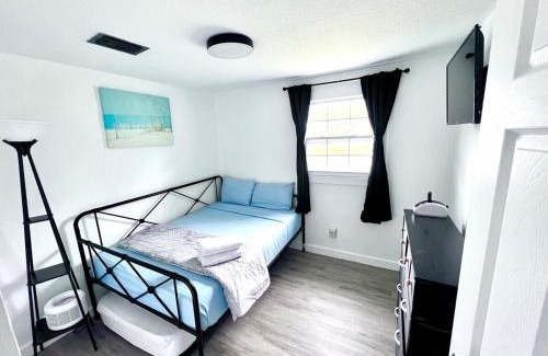 St. Augustine South House | St Augustine Home 3 bdr PetFriendly Fully Fenced Backyard