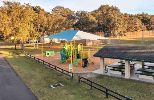 St. Augustine South House | St Augustine Home 3 bdr PetFriendly Fully Fenced Backyard