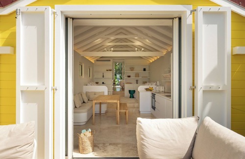 La Grande Montagne House | St Barth sea-front one-bedroom property with the comfort of luxury hotel suite.