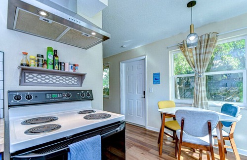 Pinellas Park Apartment | St. Pete Apt 10 mins to DTSP Pet Friendly #1