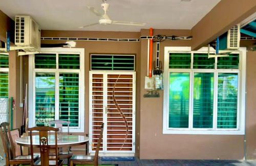 Sungai Baru Tengah House | ST2166 Arfa Permata Homestay