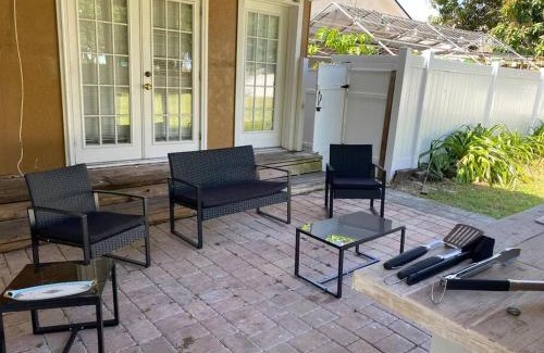 Tampa Apartment | Stadium Apartment w Area & Parking