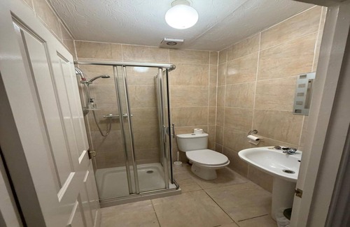 Hersham Apartment | Standard Triple Room