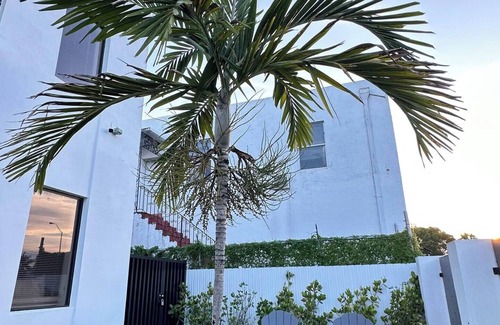 Liberty City Apartment | Stanza Wynwood Parking Laundry Wifi