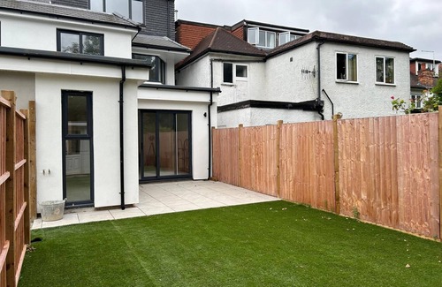 West Hendon House | Star London Cheyne Walk 5 Bedroom Oasis