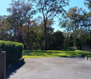 Bethania House | Stargaze&Soak Private Retreat Park-front Mins to Logan Hospital