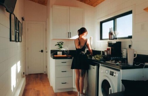 Lancaster House | Stargazing Tiny Home - Starry Haven
