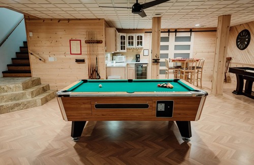 Sister Bay Cabin | Starkhaus: Modern Cabin, Walking Distance to DT SB