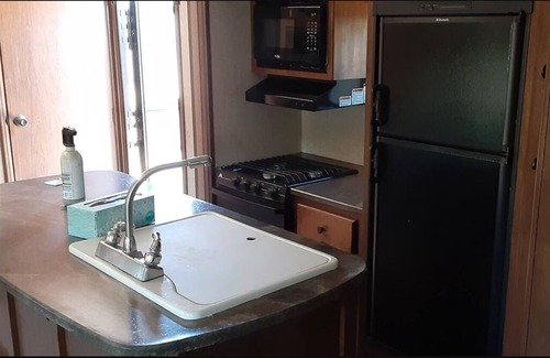 Utopia House | STARLIGHT DELUXE RV