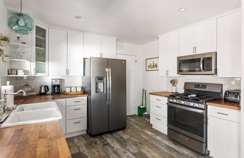 Joshua Tree House | Starlight Ranch - Hot Tub, Fire Pit & Grill 3 Bedroom Home