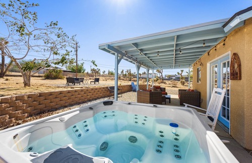 Joshua Tree House | Starlight Ranch - Hot Tub, Fire Pit & Grill 3 Bedroom Home