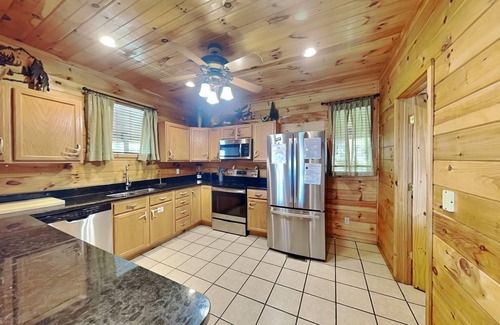 Chalet Village Cabin | Starry Nights Lodge