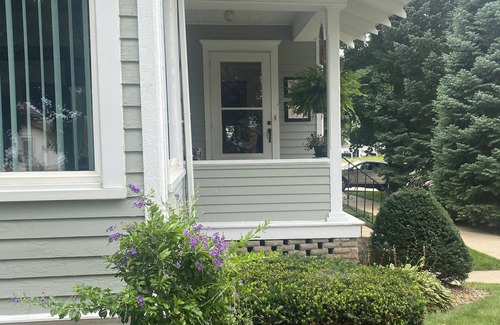 Dyersville House | Stately 3-bedroom home in peaceful Dyersville, Iowa