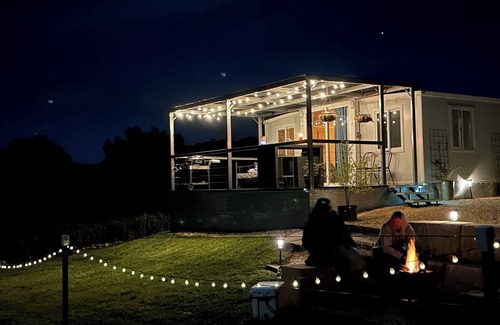 Currawang Cabin | Stay-belle - farm stay in Collector