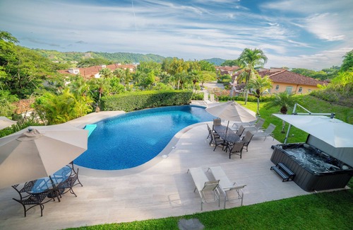 Herradura Apartment | Stay In CR Los Sueños Condos