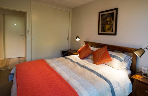 Richmond Apartment | Stay in *STYLE* in the heart of Richmond; Cosy, spacious, Walk Score 95