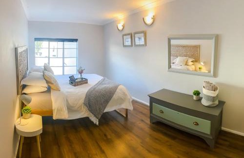 Paarl Apartment | Stay on Main, Family Apartment