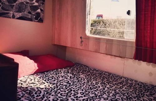 Vallabregues Boat Rental | Stay on the water in Provence in a small barge