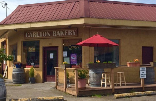 Carlton Apartment | Stay & Play! Winery Loft #5 in Historic Downtown Carlton