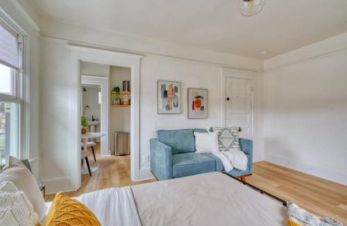 Irvington Apartment | Stay Portland - The Bohemian Bungalow on Broadway - 94 WalkScore
