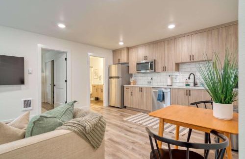 Belmont House | Stay Portland - The Madison Farmhouse - Vintage Shops & Espresso