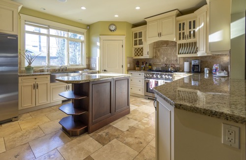 Kensington House | Stay, work and relax… Executive House in NW Calgary