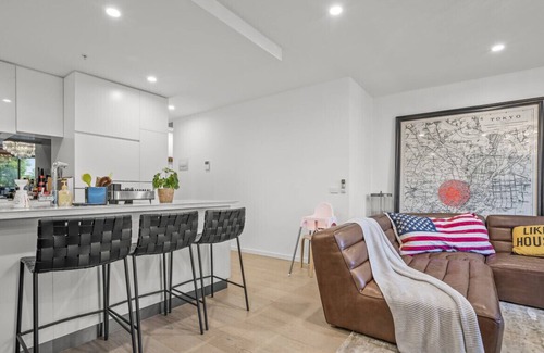 Oakleigh House | StayAU Modern 2BR Townhouse