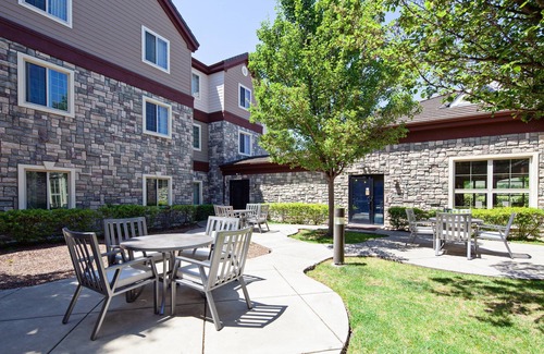 Fairfield Apartment | Staybridge Studio! Pool & Hot Tub. Free Breakfast. Explore Wine Country!