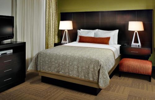 College Station Hotel | Staybridge Suites College Station by IHG