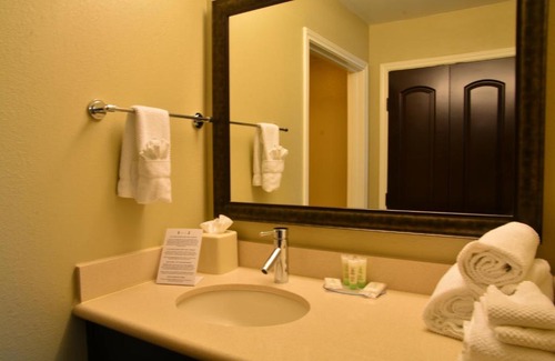College Station Hotel | Staybridge Suites College Station by IHG