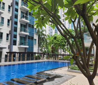 Pasay Apartment | Staycation By JEM - Across NAIA T3 in Newport City