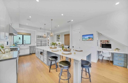 Huntington Beach House | Staycation! Rooftop Ocean Views/2min Walk To Beach/Private Pool