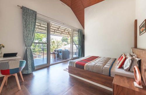 Virajpet Villa | Stayvista at 5BR Coffee & Mist Luxury Villa - Comp Breakfast, Pvt Pool, and Big Coffee Estate