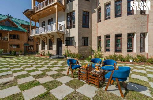 Srinagar Villa | StayVista at Lakeside Panorama with Lawn & Wi-Fi